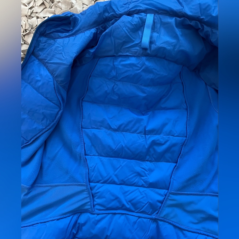Lululemon Down For It All Jacket size 8 Pipe Dream Blue EUC - Picture 12 of 16